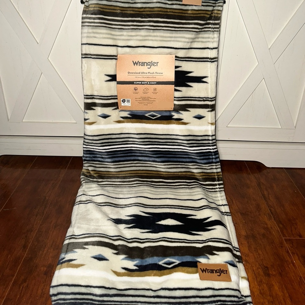 Wrangler Aztec Plush Throw Blanket